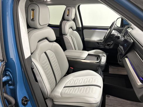 Used 2023 Rivian R1T Adventure image 23