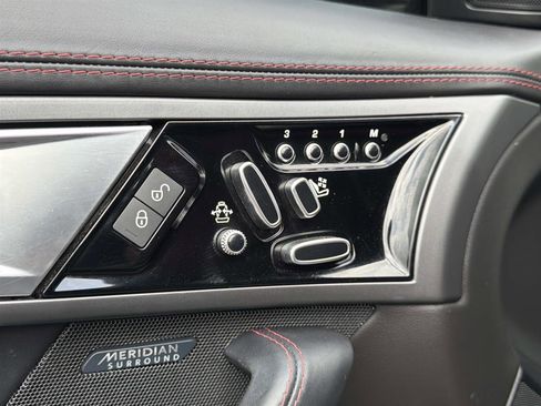 Used 2017 Jaguar F-TYPE R AWD/4WD image 13
