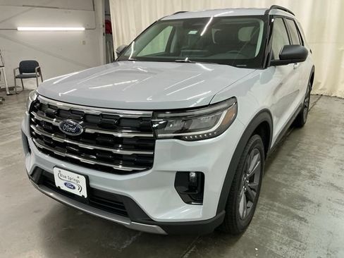 New 2026 Ford Explorer Active w/ Active Comfort Package AWD/4WD image 8