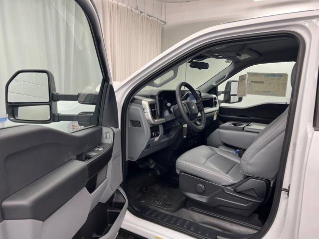 New 2024 Ford F550 4x4 Regular Cab Super Duty image 10