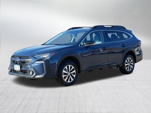 Certified 2025 Subaru Outback Premium image 3