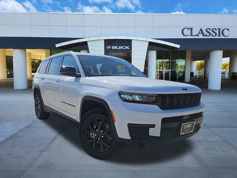 Used 2024 Jeep Grand Cherokee L Laredo image 1