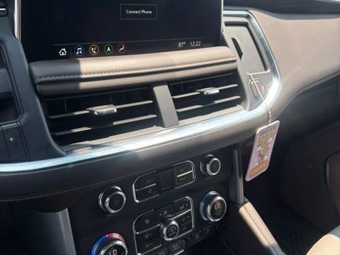 Used 2021 GMC Yukon XL SLT w/ SLT Premium Package RWD image 2
