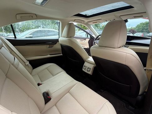 Used 2018 Lexus ES 350 w/ Premier Package FWD image 10
