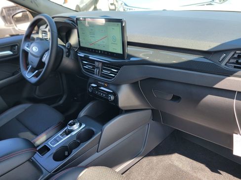 New 2025 Ford Escape ST-Line w/ Tech Pack #1 FWD image 16