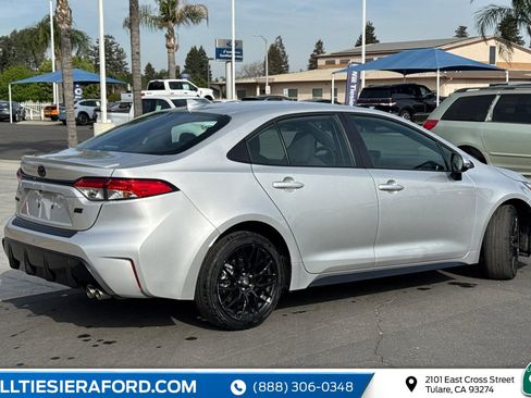 Used 2025 Toyota Corolla SE FWD image 4