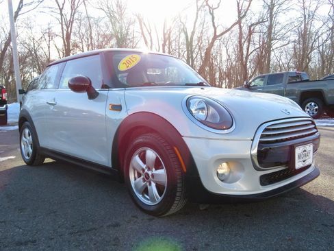 Used 2015 MINI Cooper 2-Door Hardtop image 3