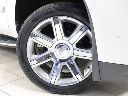 Used 2020 Cadillac Escalade Luxury AWD/4WD image 15