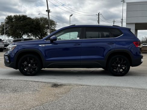 Used 2024 Volkswagen Taos SE image 7