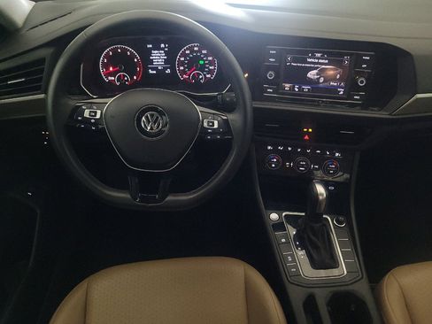 Used 2020 Volkswagen Jetta SE w/ SE Cold Weather Package FWD image 22