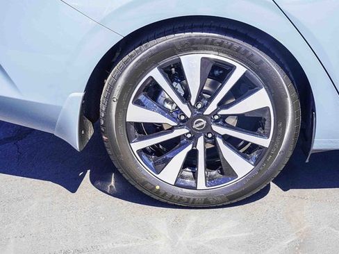 New 2025 Nissan Sentra SV w/ SV Premium Package image 9