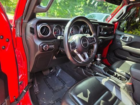 Used 2022 Jeep Wrangler Unlimited Rubicon w/ Trailer Tow Package AWD/4WD image 22