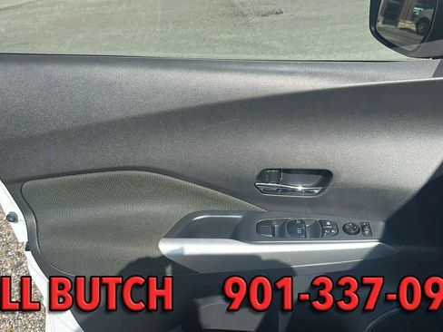 Used 2019 Nissan Kicks SV FWD image 9