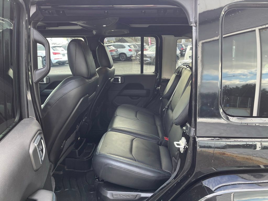 Used 2024 Jeep Wrangler High Altitude AWD/4WD image 11