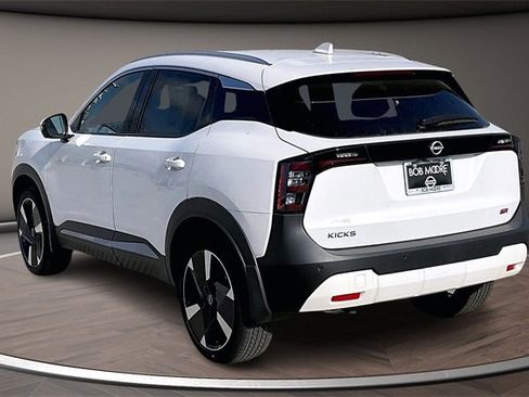 New 2025 Nissan Kicks SR image 3