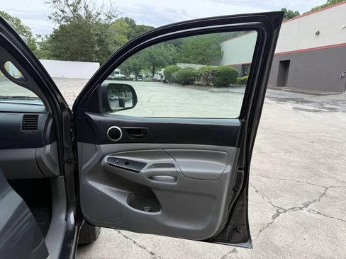 Used 2015 Toyota Tacoma PreRunner w/ SR5 Package RWD image 29