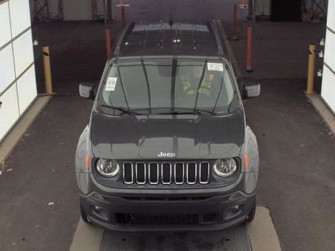 Used 2017 Jeep Renegade Latitude image 18