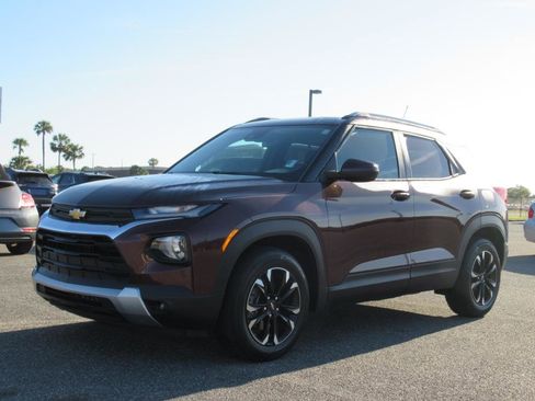 Used 2022 Chevrolet TrailBlazer LT w/ Convenience Package image 3