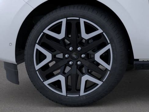 New 2026 Ford Expedition Platinum image 19