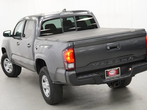 Used 2023 Toyota Tacoma SR AWD/4WD image 12