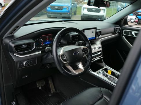 Used 2021 Ford Explorer XLT w/ Equipment Group 202A image 19