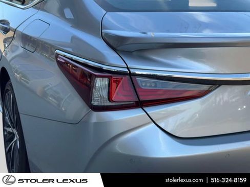 Used 2023 Lexus ES 350 w/ Premium Package FWD image 11