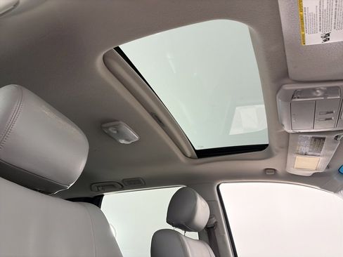 Used 2010 Toyota Sequoia SR5 image 32