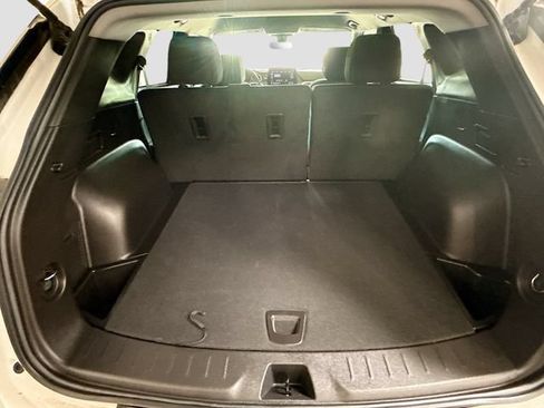 Used 2024 Chevrolet Blazer LT FWD image 25