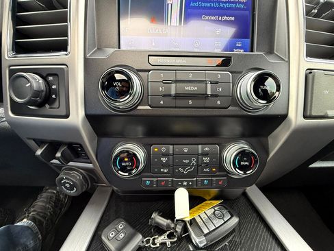 Used 2020 Ford F250 Platinum w/ FX4 Off-Road Package image 23