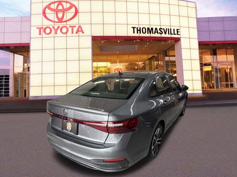 Used 2025 Volkswagen Jetta Sport image 5