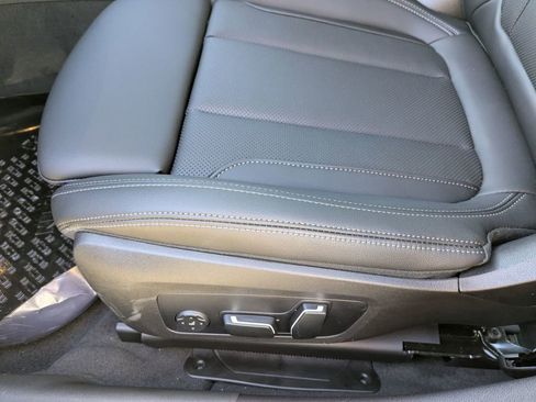 New 2026 BMW 330i xDrive Sedan w/ M Sport Package image 15