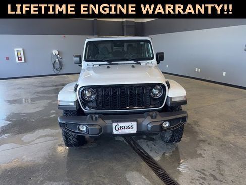 Used 2024 Jeep Gladiator Willys image 3