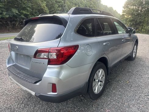 Used 2015 Subaru Outback 2.5i Premium AWD/4WD image 5