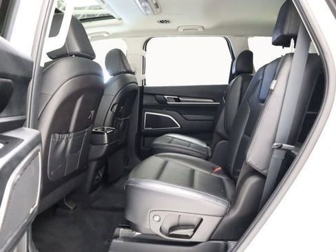 Used 2025 Kia Telluride S AWD/4WD image 29