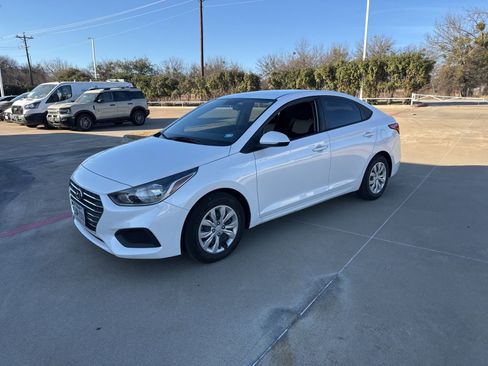 Used 2019 Hyundai Accent SE image 1