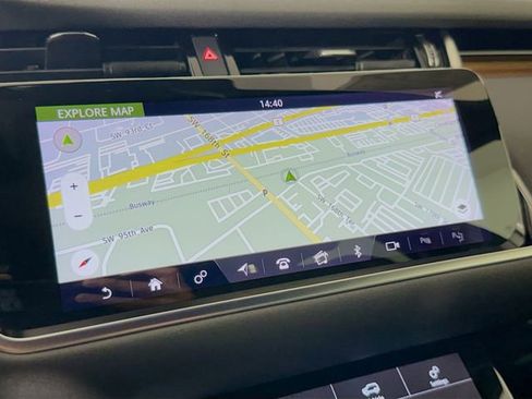 Used 2020 Land Rover Range Rover Evoque SE image 15