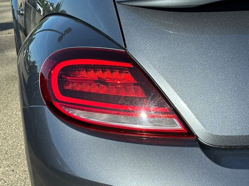 Used 2019 Volkswagen Beetle 2.0T Final Edition SEL FWD image 15