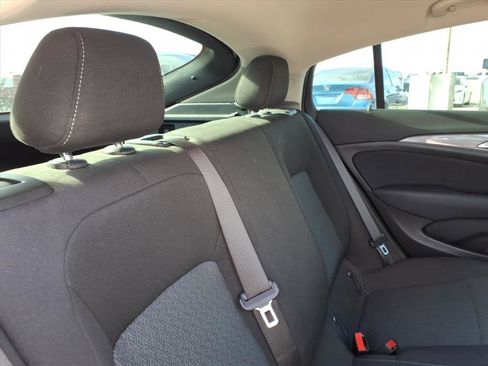 Used 2018 Buick Regal Preferred image 14