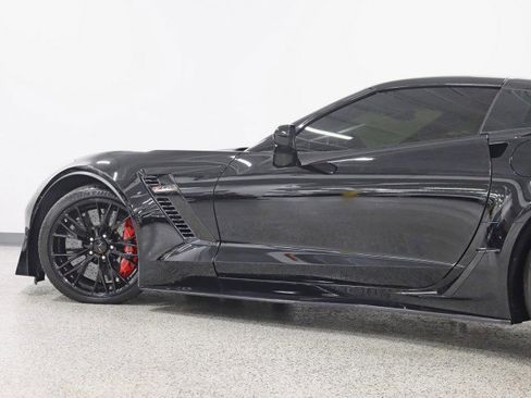 Used 2015 Chevrolet Corvette Z06 w/ 3LZ Preferred Equipment Group image 12