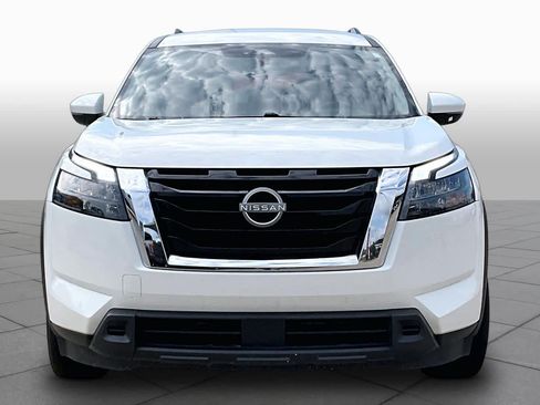 Used 2025 Nissan Pathfinder SV AWD/4WD image 3