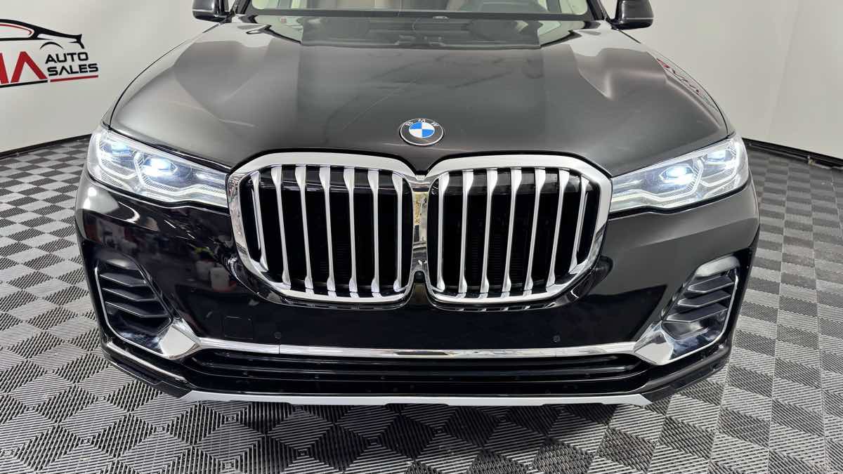 Used 2020 BMW X7 xDrive40i w/ Cold Weather Package AWD/4WD image 11
