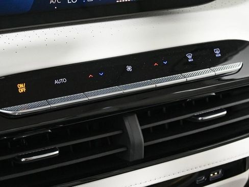 New 2026 Buick Enclave Avenir w/ Super Cruise Package image 17