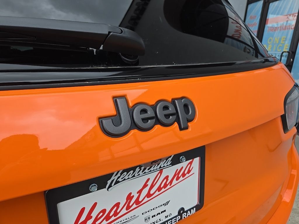 New 2026 Jeep Compass Latitude AWD/4WD image 19