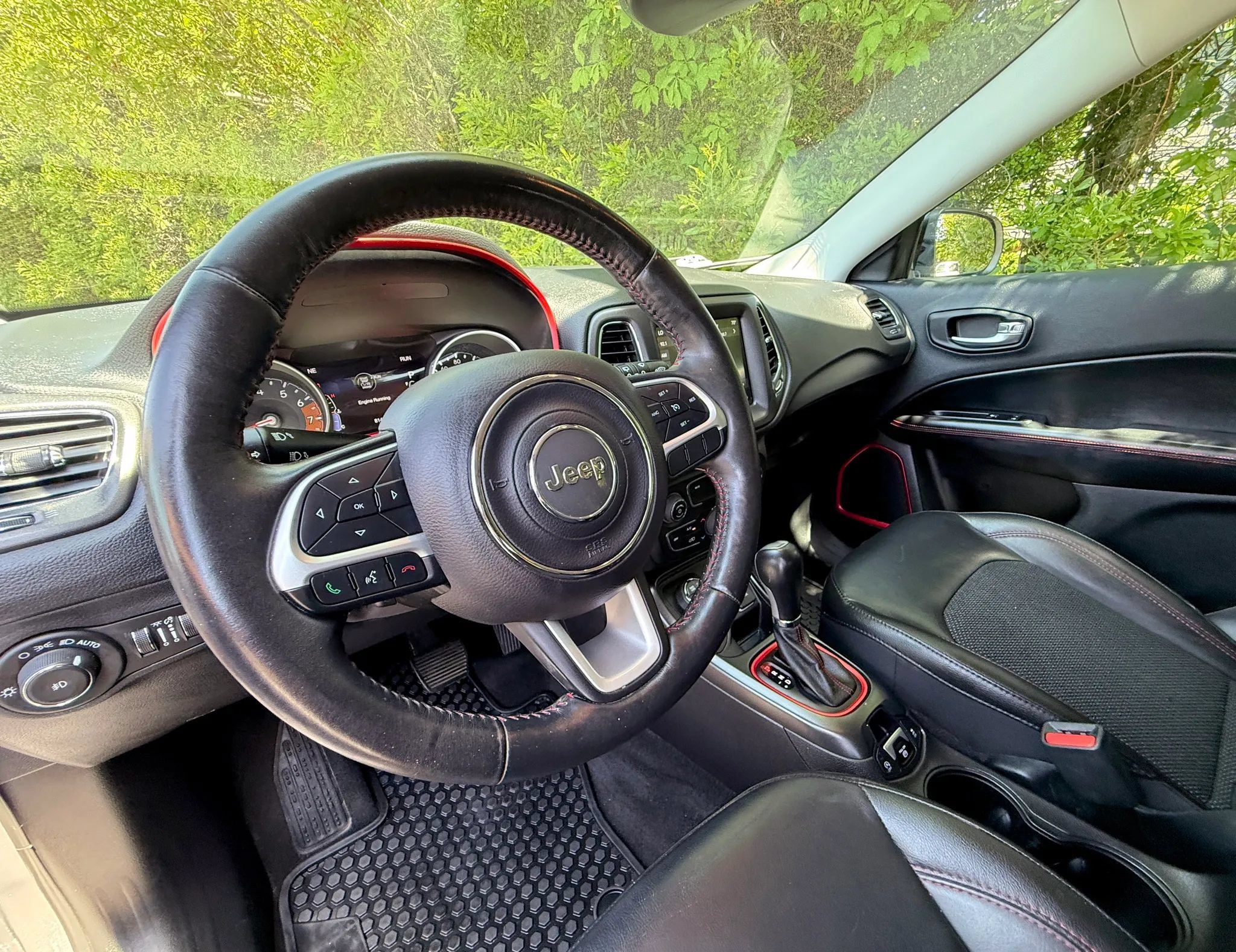Used 2019 Jeep Compass Trailhawk w/ Cold Weather Group AWD/4WD image 4