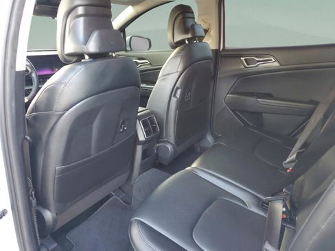 Certified 2024 Kia Sportage EX image 6