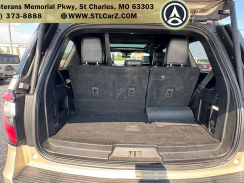 Used 2018 Ford Expedition Limited w/ Equipment Group 302A AWD/4WD image 15
