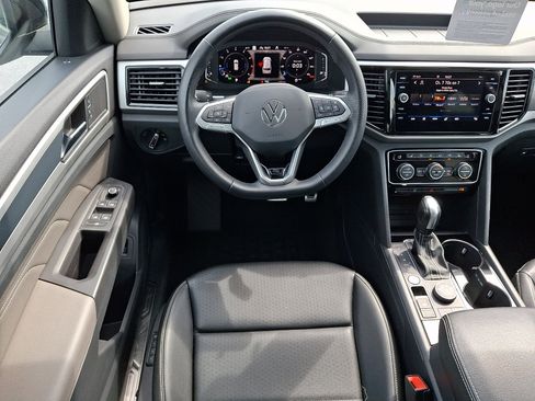 Certified 2023 Volkswagen Atlas SEL R-Line AWD/4WD image 12