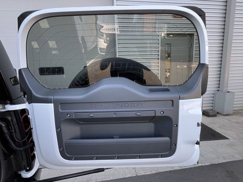 Used 2023 Land Rover Defender 110 X-Dynamic SE AWD/4WD image 37