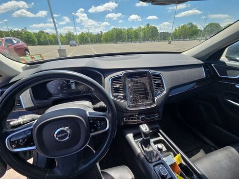 Used 2016 Volvo XC90 T6 Momentum w/ Protection Package Plus AWD/4WD image 10
