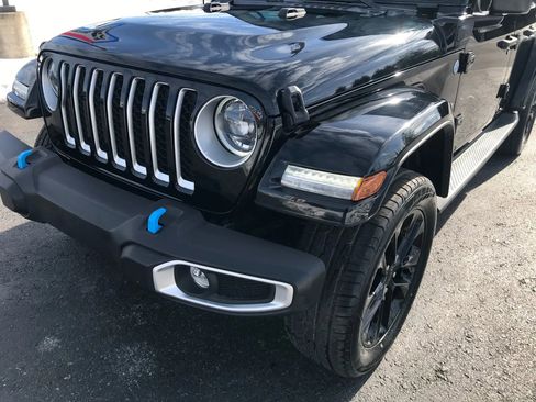 Used 2023 Jeep Wrangler Unlimited Sahara w/ Cold Weather Group image 60